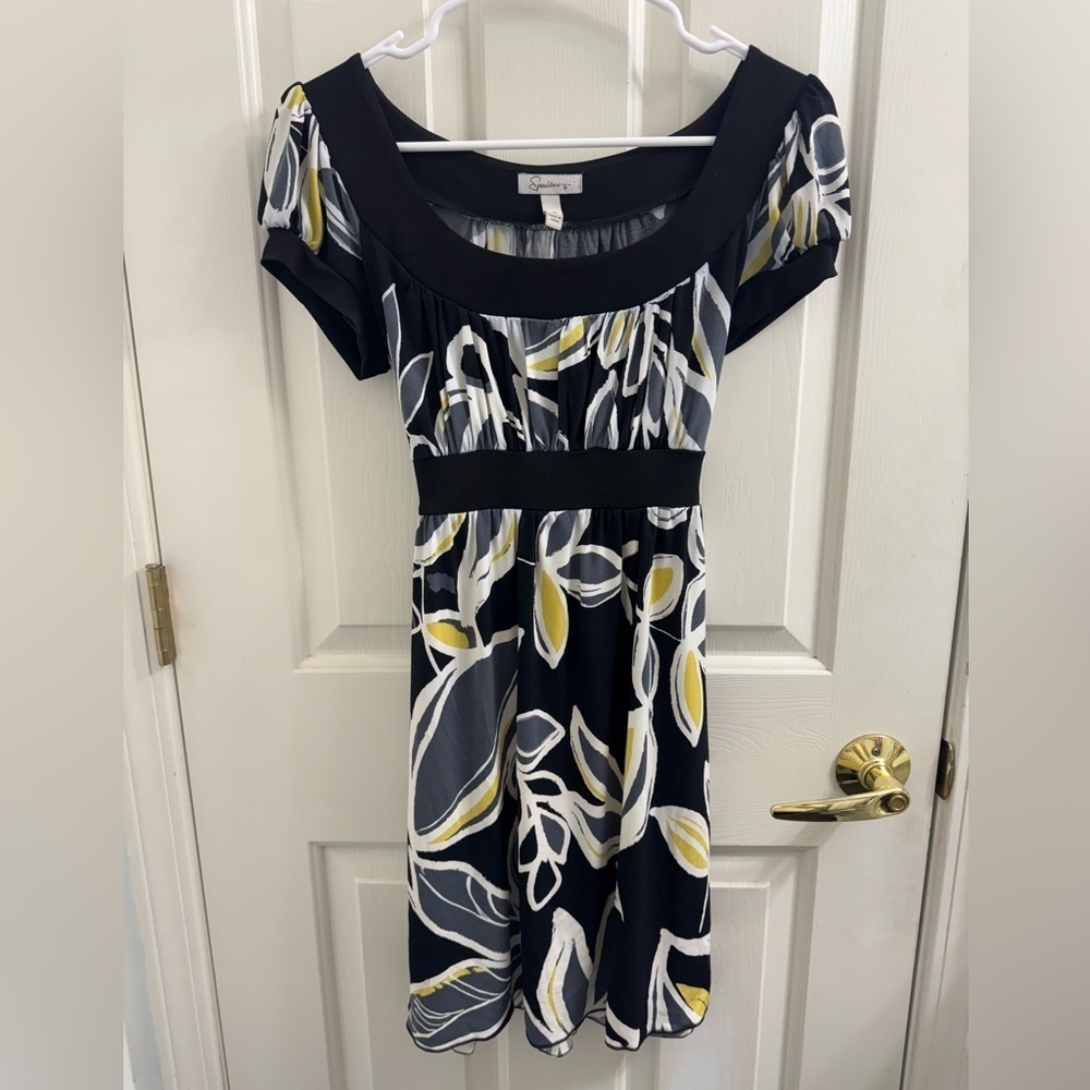 Speechless black and White Puff Sleeve Midi Sundress